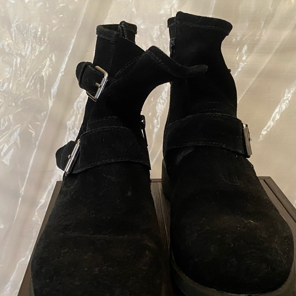 Steve Madden black suede booties - Picture 3 of 3